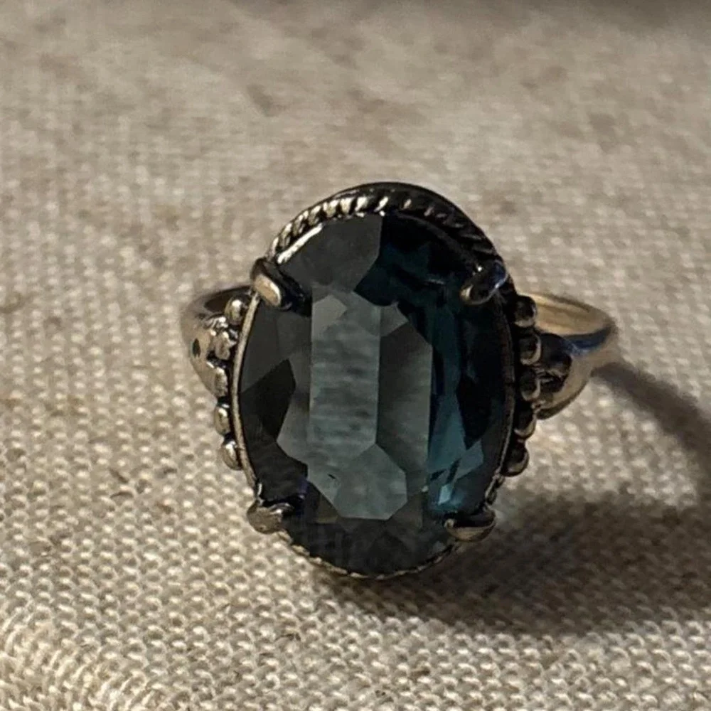 Deep Blue Oval Gemstone Silver Ring Size 11